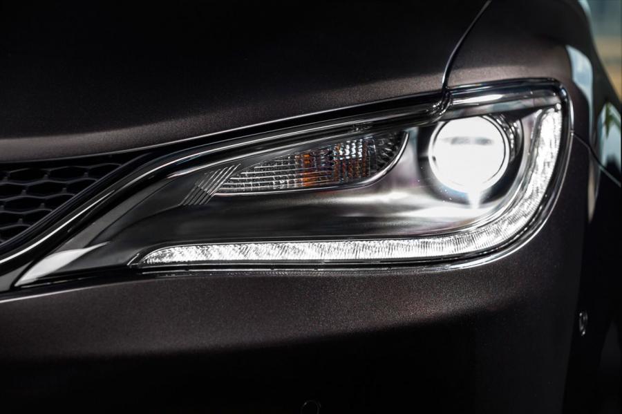  Chrysler 200 2015 года  (фото 125 из 207)